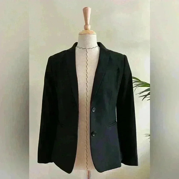 Banana Republic Jackets & Blazers - Banana Republic Black Blazer Jacket | 00P | Gray Lilac Lining | Petite